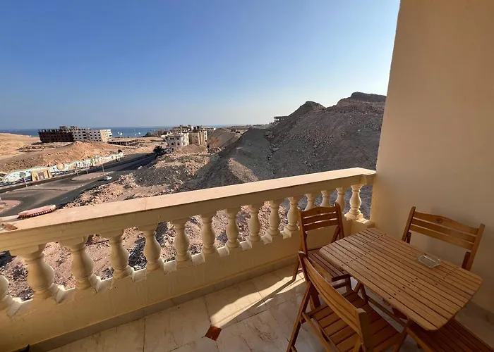 With A Red Sea View Apartment